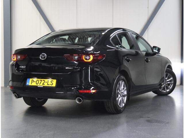Mazda 3 186PK M Hybrid Comfort | 1ste eigenaar | Camera | Dodehoekdetectie | LED lampen | Keyless | Navigatie | AppleCarPlay/AndroidAuto | Armsteun | Camera | StoelStuurVerwarmd | Adaptief Cruise Control | Climate Control | Isofix | Parkeersensoren |