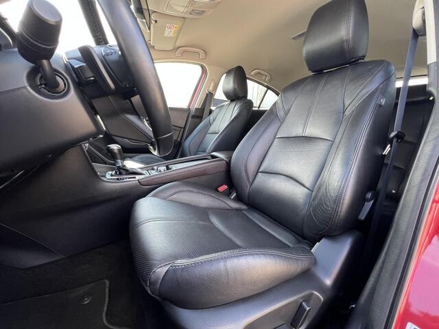 Mazda 3 2.0 SkyActiv-G 120 GT-M | Cruise Control | Navigatie | Bose Premium Audio | Lederen Bekleding | Stoel/Stuur Verwarming | Trekhaak Afneembaar | Head-Up Display | Lichtmetalen velgen |