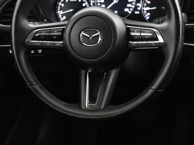 Mazda 3 2.0 e-SkyActiv-G M Hybrid 122 Comfort | Head-Up | Adaptive cruise | Camera | Carplay | Stuurverwarming | Full LED | Stoelverwarming | Navi Full map | Climate control
