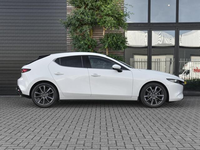 Mazda 3 2.0 e-SkyActiv-X M Hybrid 180 Luxury Leer Bose Navi Camera Trekhaak 18 inch