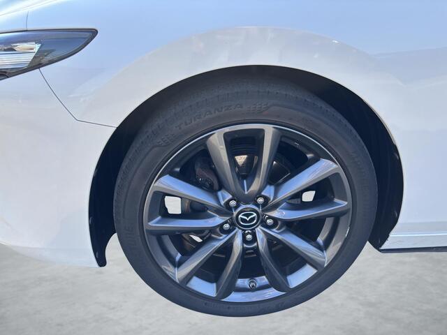 Mazda 3 HB 2.0 e-SkyActiv-X 180 M Hybrid Comfort met Bose , Trekhaak, Leder, Bose, Adap.Cruise, Navi, Apple, LMV 18 Inch, Camera, PDC, Stuur/Stoelverwarming
