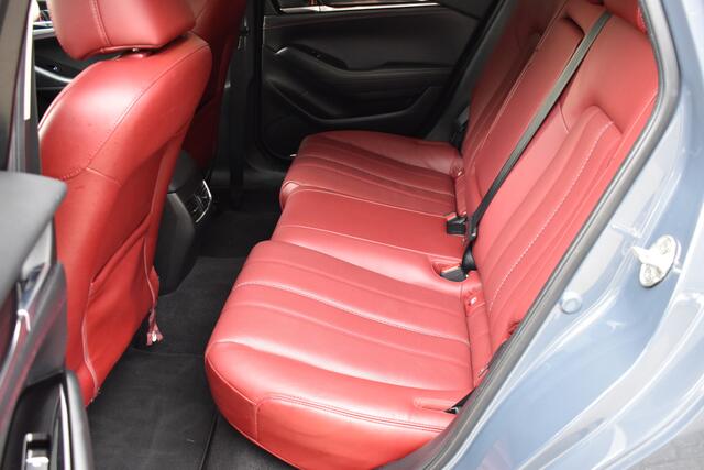 Mazda 6 Sportbreak 2.0 SA G 165 Luxury Automaat / Navi / Adap. Cruise / 19" LM / Carplay / Cameras / Keyless / Stoelverw. + ventilatie