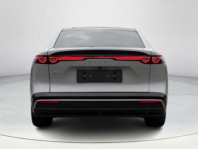 Mazda 6 6e Takumi Long Range 80 kWh | Zwart leder | 360 Camera | Geheugenstoelen | Panorama Dak | Headupdisplay | Adaptieve Cruise control | Sony premium audio | Dodehoeksensoren | Trekhaak |