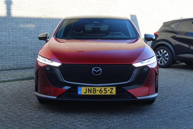 Mazda 6 6e Takumi 68.8 kWh Navigatie, Climate/Cruise Control, Elektr. Achterklep, HUD, Dodehoek detectie, Draadloos telefoonlader, Luxe lederen bekleding, Stoel/Stuur verw.