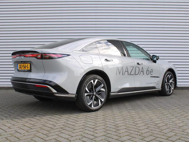Mazda 6 6e Takumi Long Range 80 kWh | Stuur-/stoelverwarming + ventilatie | 360 camera | Pano dak | Zwart leer | 19" LM | HUD | LED | Elek. stoelverst. |
