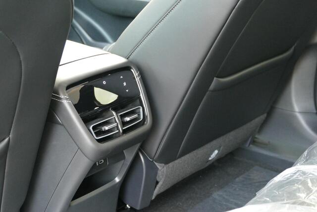 Mazda 6 6e Takumi Long Range 80 kWh | Snel rijden | Voorraad auto | Foto's ter illustratie |