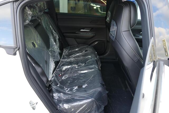 Mazda 6 6e Takumi 68.8 kWh | Voorraad auto | Snel rijden | Foto's ter illustratie |