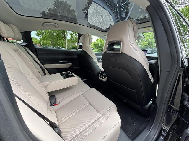 Mazda 6 6e Takumi 68.8 kWh NL- Auto, Btw, Navigatie, Apple Carplay /Android Auto. Leer pakket, Panorama dak, 360 Camera, Stoelverwarming, Stoelventilatie, Keyless, Elektr-a-klep.