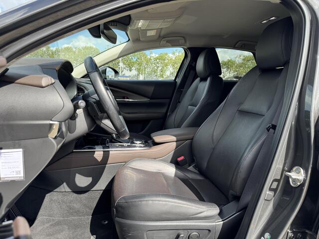 Mazda CX-30 2.0 e-SkyActiv-X M Hybrid Luxury | Stuur- + Stoelverwarming | Head-Up Display | 360° Camera | Leder | Geheugenstoel | Apple Carplay/Android Auto | Rijklaarprijs!