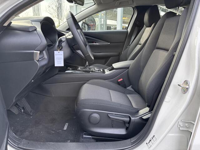 Mazda CX-30 2.5 e-SkyActiv-G M Hybrid Prime-line Navigatie, Apple Carplay / Android Auto, A.Rij-Camera, Cruise Controle Add, Airco, Middenarmsteun, Lichtmetaal.