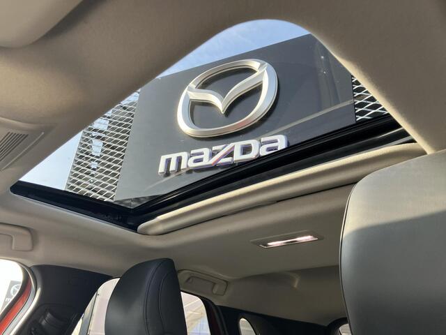 Mazda CX-30 2.0 e-SkyActiv-X M Hybrid Luxury Automaat, Trekhaak, i-Activesense Pack, schuif-/kanteldak, Leder, Adap.Cruise, Navi, Clima, Bose, 360 Camera, Stoel/Stuurverwarming, Apple Carplay, Android Auto, PDC, LKA, HUD