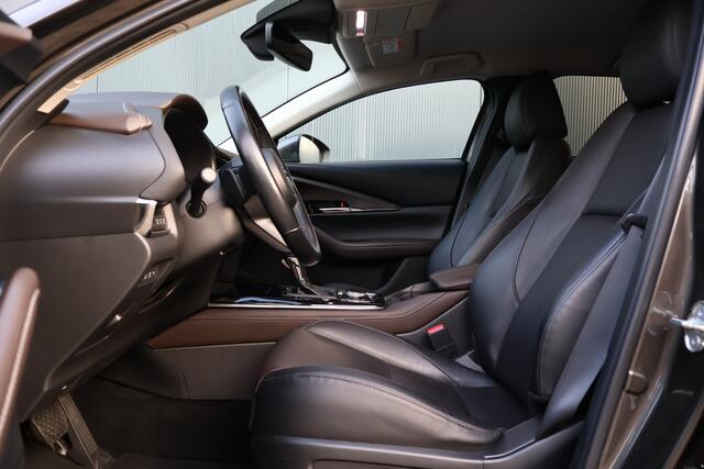 Mazda CX-30 2.0 e-SkyActiv-X M Hybrid Luxury Automaat | Leer | Trekhaak | Stoel- Stuurverwarming | Apple Carplay / Android Auto | HUD | Camera | ACC