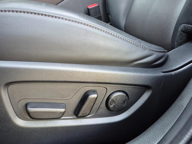 Mazda CX-30 E-SKYACTIV-X 2.0 186 6AT LUXURY / I-activsense pack