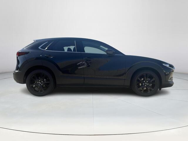 Mazda CX-30 2.5 e-SkyActiv-G M Hybrid Homura | Dodehoeksensoren | Draadloze Applecarplay en Android Auto | Adaptieve Cruise Control | Automaat | 18inch zwarte velgen | Achteruitrijcamera | Elektrische achterklep |