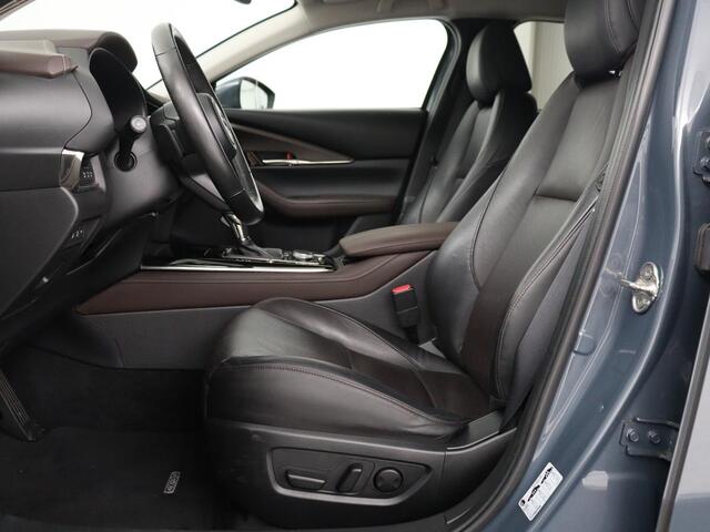 Mazda CX-30 2.0 e-SkyActiv-X M Hybrid Luxury | Leder | Stoelverwarming | Head-Up | Adaptive cruise | Camera | BOSE Sound | Carplay | Navigatie | Keyless | Full LED | Memory | Parkeerhulp