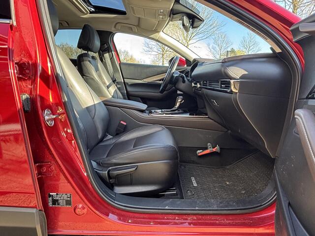 Mazda CX-30 2.0 e-SkyActiv-X M Hybrid Luxury 1e Eig., NL-Auto, Dealer Ondh., Schuifdak, Navigatie, Apple Carplay/ Android Auto, Leer, 360 Camera, Bose, Head-Up, Stoel verw., Stuur verw. Cruise controle ad.