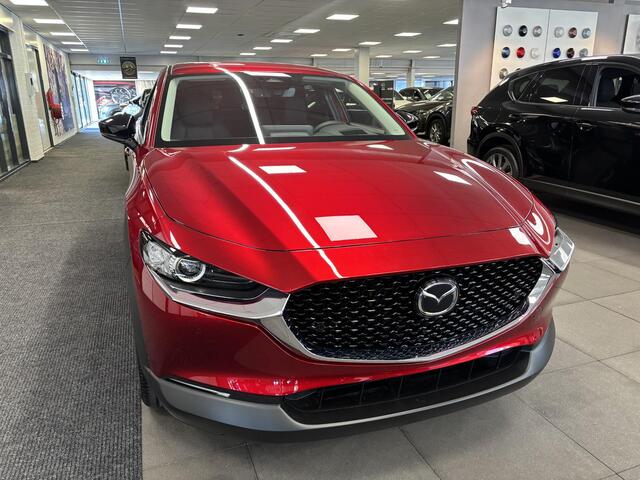 Mazda CX-30 2.5 e-SkyActiv-G 140 M Hybrid Homura , Demovoordeel ¤ 5.889,-, Automaat, Navi, Adap.Cruise, Clima, Apple Carplay, Camera, PDC, HUD, Stoelverwarming, 18" LMV