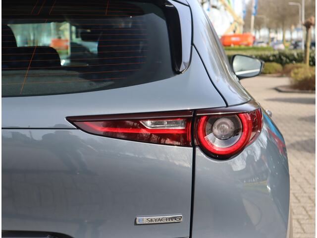 Mazda CX-30 2.0 e-SkyActiv-G M Hybrid Comfort Navi / Trekh / Stoel/stuurverw / Cruise / Camera / Head-up All-season banden