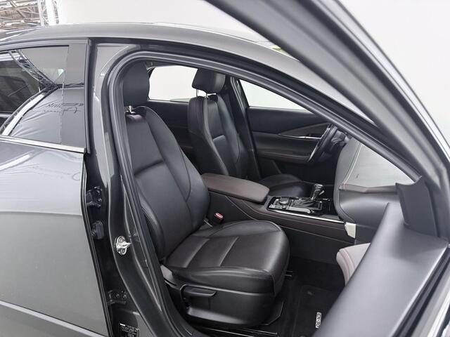 Mazda CX-30 2.0 e-SkyActiv-X M Hybrid Luxury | Trekhaak | Apple Carplay/Android Auto | HUD | Elektrisch verstelbare stoel | Keyless | LED |