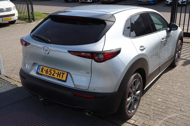 Mazda CX-30 2.0 SkyActiv-X Luxury Navigatie/Achteruitrijcamera/Bose/Trekhaak/Keyless Entry/Head-Up-Display/Leder&Stoelverwarning/Sensoren V&A/Climate&Cruisecontrol/Bleutooth met Spraakbediening/18 Inch Lmv