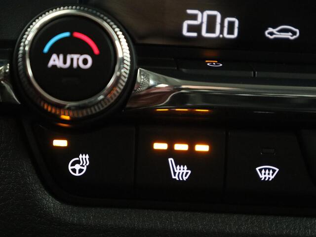 Mazda CX-30 2.0 e-SkyActiv-X M Hybrid 100th Anniversary Edition | Schuifdak | Leder | Trekhaak | 360 Camera | Stoelverwarming | Carplay | Adaptive cruise | Keyless | Head-Up | Bose Sound | Full LED