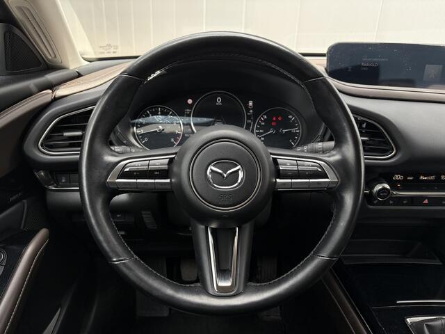 Mazda CX-30 2.0 e-SkyActiv-X M Hybrid Luxury / Elektrisch Glazen Schuif-/kanteldak / Navigatie Full map / Trekhaak 1300 kg geremd / Lederen Bekleding /
