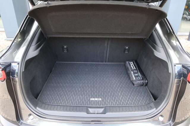 Mazda CX-30 2.0 Comfort, Stuur- en Stoelverwarm, 360 Camera, BOSE Audio etc.
