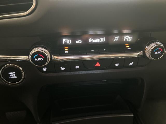 Mazda CX-30 2.0 e-SkyActiv-X M Hybrid Luxury | Apple Carplay/Android Auto | Achteruitrijcamera | Stoel/stuurverwarming | Elektrische achterklep | Afneembare trekhaak |