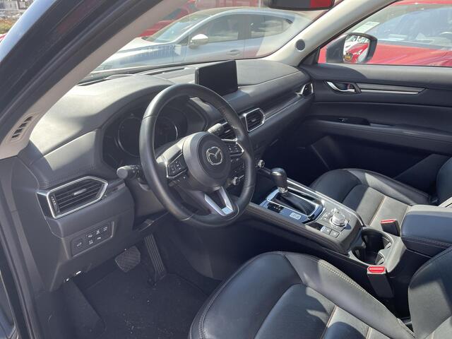 Mazda CX-5 2.5 4WD SkyActiv-G 194 Luxury , Automaat, Trekhaak, Leder, Adap. Cruise, AWD, 360 Camera, LMV 19 Inch, All Season, Clima, Stoelverwarming, Stuurverwarming, Stoelverkoeling, Navi, Apple Carplay, HUD, Elektrische klep