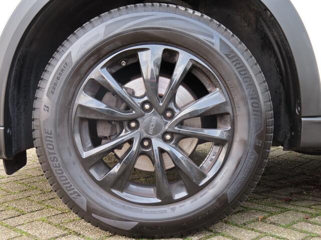 Mazda CX-5 2.0 SkyActiv-G 160 GT-M 4WD 4 seizoenen banden l Trekhaak l Achteruitrij camera l Head-up display l Stoel- en stuurverwarming l Start-stop knop l Automaat