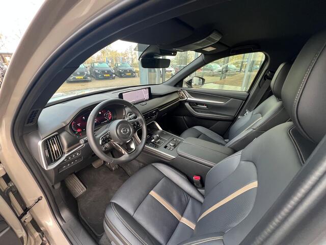 Mazda CX-60 2.5 e-SkyActiv PHEV Homura Business Edition AUTOMAAT | PLUG-IN HYBDRID | 2500kg TREK VERMOGEN | LEDER | Bose AUDIO | EL.A. KLEP | DEMO KORTING | SLECHTS 5.898km |