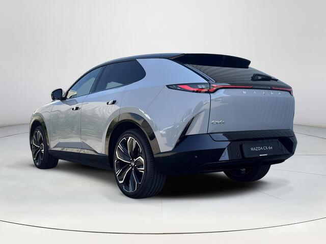 Mazda CX-6e Takumi 78 kWh | EERST LEVERBARE AUTO | Stoelverwarming/Verkoeling | Stuurverwarming | 360* Camera | 50" Infotainment-scherm | Elektrische Achterklep |