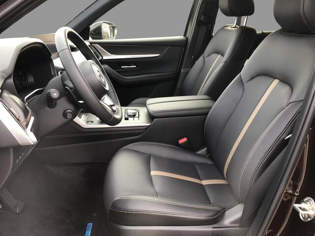 Mazda CX-80 2.5 e-SkyActiv PHEV Homura 6p. , Demovoordeel ¤ 10.373-, Convenience & Sound Pack, Leder, Adap.Cruise, Bose, 360 Camera, HUD, Stoelverwarming/ventilatie, LMV 20 Inch