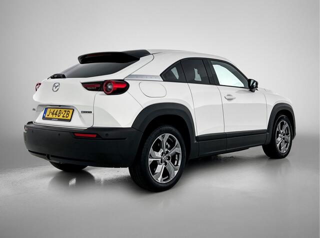 Mazda MX-30 e-SkyActiv 145 First Edition 36 kWh Navigatie | Camera achter | Stoelverwarming | PDC | Lichtmetaal