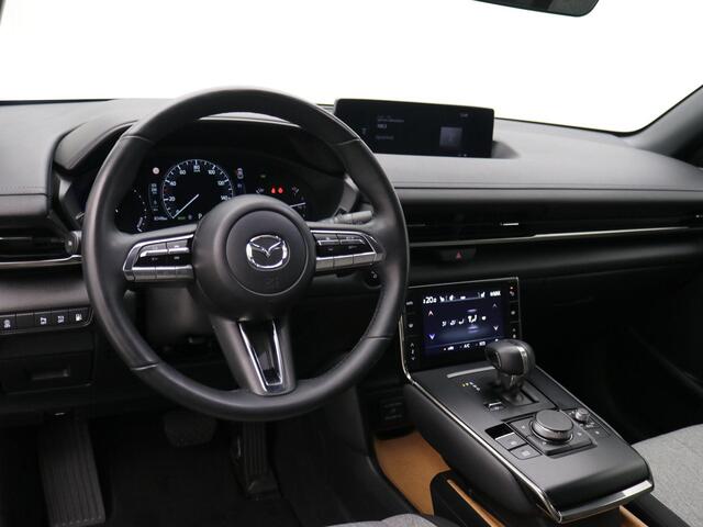 Mazda MX-30 e-SkyActiv R-EV 170 Exclusive-line AUTOMAAT / Plug-in-Hybride / 1ste Eigenaar / Historie aanwezig / HUD Display / Adaptieve Cruise Control / All seasonbanden / Navigatie / Stoel & Stuurwiel verwarming / Full Option /
