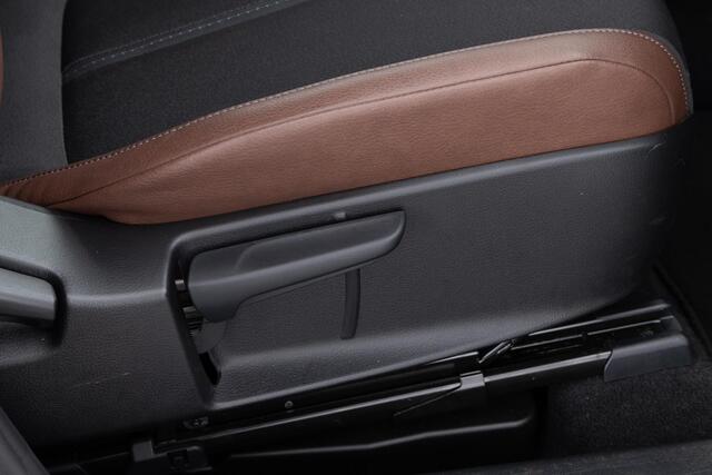 Mazda MX-30 E-Skyactiv 145 Comfort Industrieel Interieur NED. AUTO | DEAALER ONDERHOUDEN | KEYLESS ENTRY | PRIVACY GLASS | A.CAMERA | STOEL -en STUURVERWARMING | PARKEERSENSOREN V + A