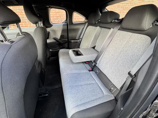 Mazda MX-30 e-SkyActiv EV 145 Exclusive-line | BLACK EDITION | NAVI | 18 INCH LMV | APPLE CARPLAY Achteruitrijcamera | Climate control | 16 % bijtelling tot 29-04-2029 | GARANTIE TOT 2030!!