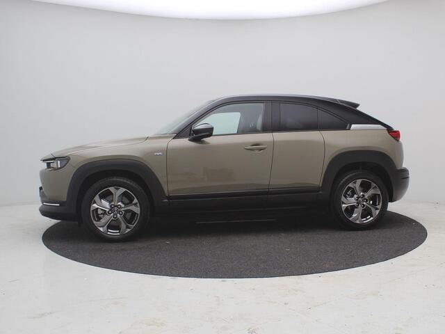 Mazda MX-30 e-SkyActiv EV 145 Makoto 36 kWh / Elektrische bestuurdersstoel met geheugen / HUD Display / SoH 94% / 3-Fase laden / Full LED / Parkeersensoren voor & achter / Adaptieve Cruise Control / Navigatie / Apple CarPlay & Android Auto / Full Option /