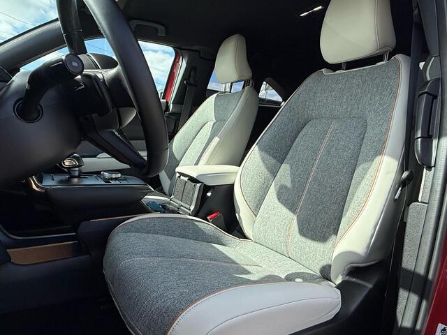 Mazda MX-30 e-SkyActiv 145 First Edition 36 kWh | Adaptieve Cruise Control | 360 Camera | Stoel Verwarming | Stoel Geheugen | Head-up Display | Navigatie | LED-Verlichting |