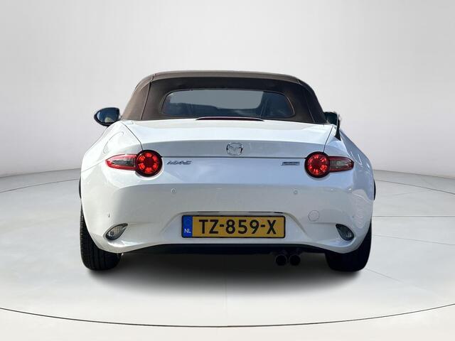 Mazda MX-5 2.0 SkyActiv-G 184 Chairo |De Mazda MX-5 Chairo was een speciale uitvoering die in 2019 werd uitgebracht, Het betrof een gelimiteerde reeks| Navigatiesysteem|Bosse| Climate control|
