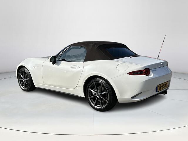 Mazda MX-5 2.0 SkyActiv-G 184 Chairo |De Mazda MX-5 Chairo was een speciale uitvoering die in 2019 werd uitgebracht, Het betrof een gelimiteerde reeks| Navigatiesysteem|Bosse| Climate control|