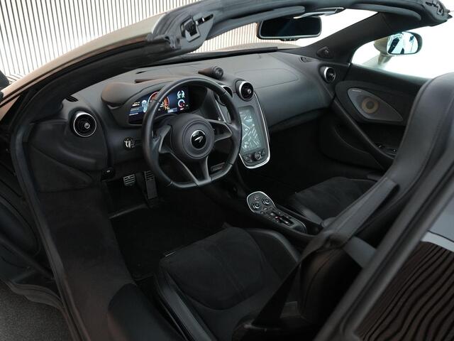 Mclaren 600LT Spider 3.8 600pk V8 |Sarigan Quartz|PPF|nose lift|Bowers & Wilkins|Luxury pack|keramisch|memory|stoelverwarming|