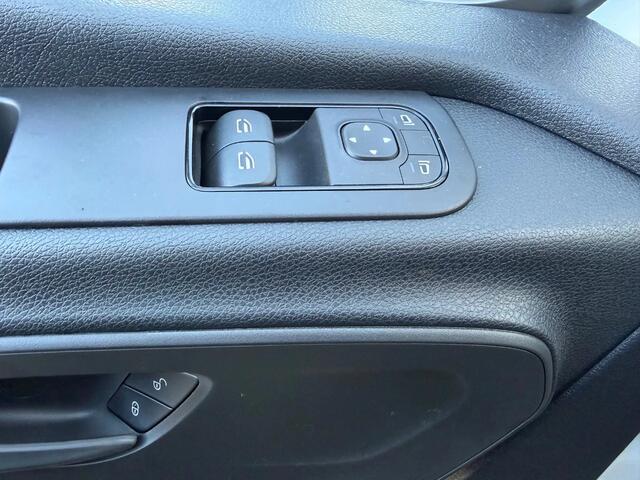 Mercedes-Benz 315CDI Dubbelcabine Openlaadbak Airco Navi Trekhaak BPM VRIJ