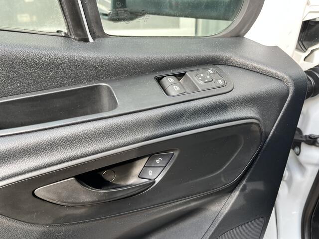 Mercedes-Benz 311 CDI Sprinter 2.2 MARGE BTW / BPM VRIJ!! Bakwagen 750kg laadklep zijdeur Airco cruise controle Telefoonverbinding Navigatiesysteem Apple carplay 2-Persoons bakwagen verhuiswagen Meubelbak euro 6