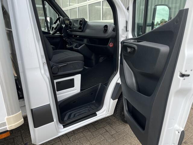 Mercedes-Benz 311 CDI Sprinter 2.2 MARGE BTW / BPM VRIJ!! Bakwagen 750kg laadklep zijdeur Airco cruise controle Telefoonverbinding Navigatiesysteem Apple carplay Camera 2-Persoons bakwagen verhuiswagen Meubelbak euro 6