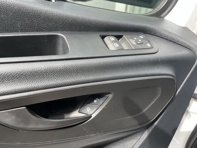 Mercedes-Benz 311 CDI Sprinter 2.2 MARGE BTW / BPM VRIJ!! Bakwagen 750kg laadklep zijdeur Airco cruise controle Telefoonverbinding Navigatiesysteem Apple carplay Camera 2-Persoons bakwagen verhuiswagen Meubelbak euro 6