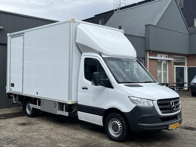 Mercedes-Benz 311 CDI Sprinter 2.2 MARGE BTW / BPM VRIJ!! Bakwagen 750kg laadklep zijdeur Airco cruise controle Telefoonverbinding Navigatiesysteem Apple carplay Camera 2-Persoons bakwagen verhuiswagen Meubelbak euro 6