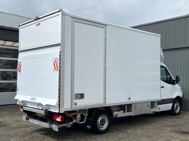 Mercedes-Benz 311 CDI Sprinter 2.2 MARGE BTW / BPM VRIJ!! Bakwagen 750kg laadklep zijdeur Airco cruise controle Telefoonverbinding Navigatiesysteem Apple carplay Camera 2-Persoons bakwagen verhuiswagen Meubelbak euro 6