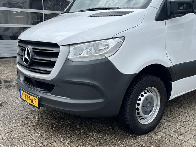 Mercedes-Benz 311 CDI Sprinter 2.2 MARGE BTW / BPM VRIJ!! Bakwagen 750kg laadklep zijdeur Airco cruise controle Telefoonverbinding Navigatiesysteem Apple carplay Camera 2-Persoons bakwagen verhuiswagen Meubelbak euro 6