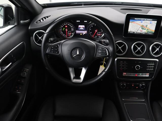 Mercedes-Benz A-KLASSE 200 Urban | Leder | Stoelverwarming | Navigatie | Harman/Kardon | Park Assist | Carplay | Airco | Cruise control | Bluetooth
